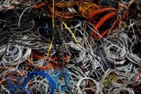 Cable mixto — Hardware diverso. Cable mixto con puntas (corriente, VGA/HDMI, ethernet, etc.).
