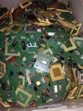 CPU de fibra verde/café sin metal — Procesadores y chips. CPU de fibra verde/café sin metal (Pentium 3, AMD café, CPUs de laptop).