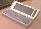 Celular antiguo con teclado — Celulares y tabletas. Celular antiguo con teclado (retirar batería y tapa).