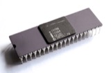 IC cerámico con patas de oro SIN tapa — Procesadores y chips. Chip IC con patas de oro sin tapa (debe ser cerámico, no plástico).